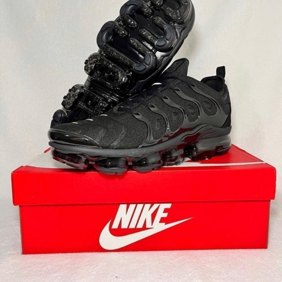Nike Air Vapormax Plus Triple Black - Picture 2 of 10